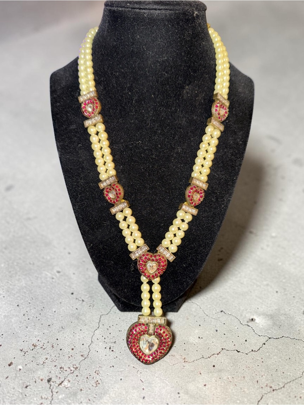 Heidi Daus Faux Pearl Crystal Heart Statement Necklace 18” w/Extender - Picture 8 of 8